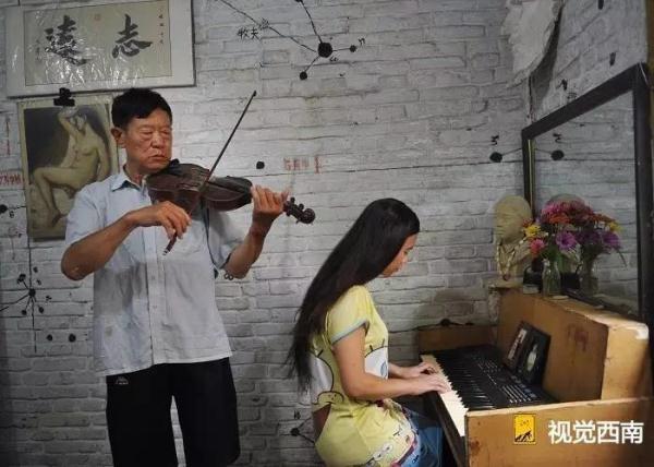 74歲的父親寧愿坐牢也不愿意送女兒去學校上學！輟學11年，家教11年，現(xiàn)在21歲的女兒這樣說...