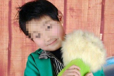 自殺男孩。