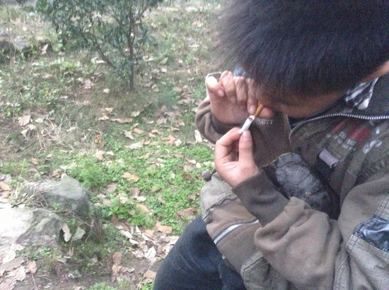 當(dāng)代農(nóng)村少年生活：3年級戀愛打群架成常態(tài)
